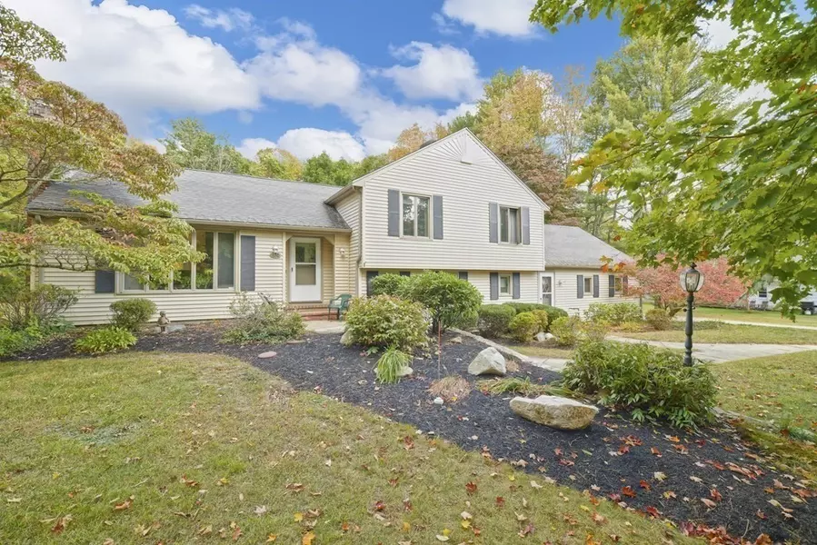 176 Laurie Ln, Hanover, MA 02339