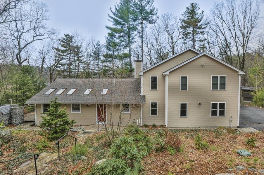 94 Tahanto Trail, Harvard, MA 01451