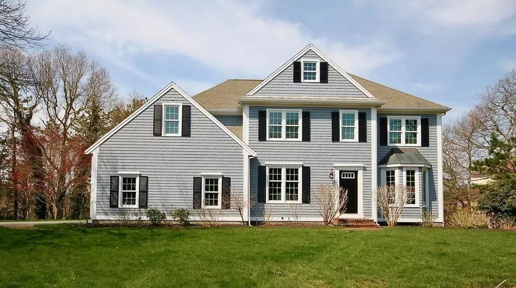 24 Longshank Circle, Falmouth, MA 02536