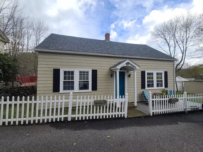 12 Denny Pl, Leicester, MA 01542