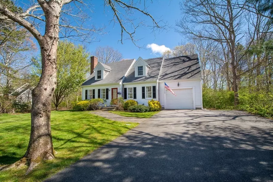 26 Dogwood Dr, Sandwich, MA 02644