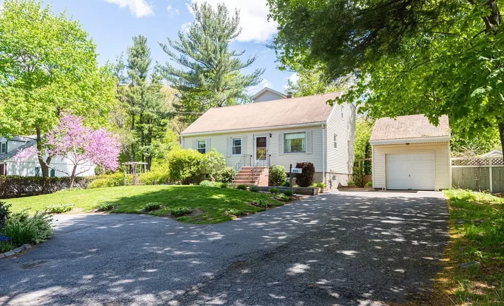 998 Summer Street, Lynnfield, MA 01940