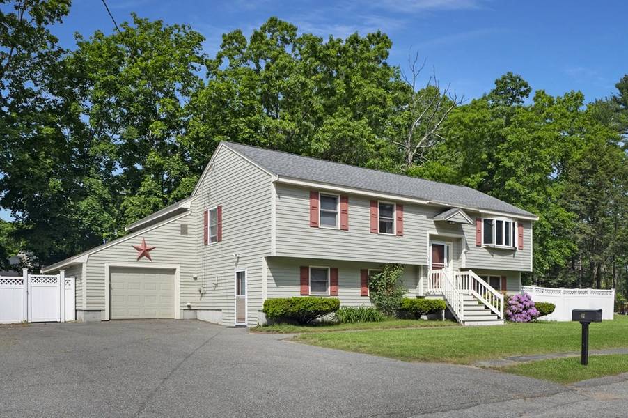 12 Pillsbury Ave, Tewksbury, MA 01876