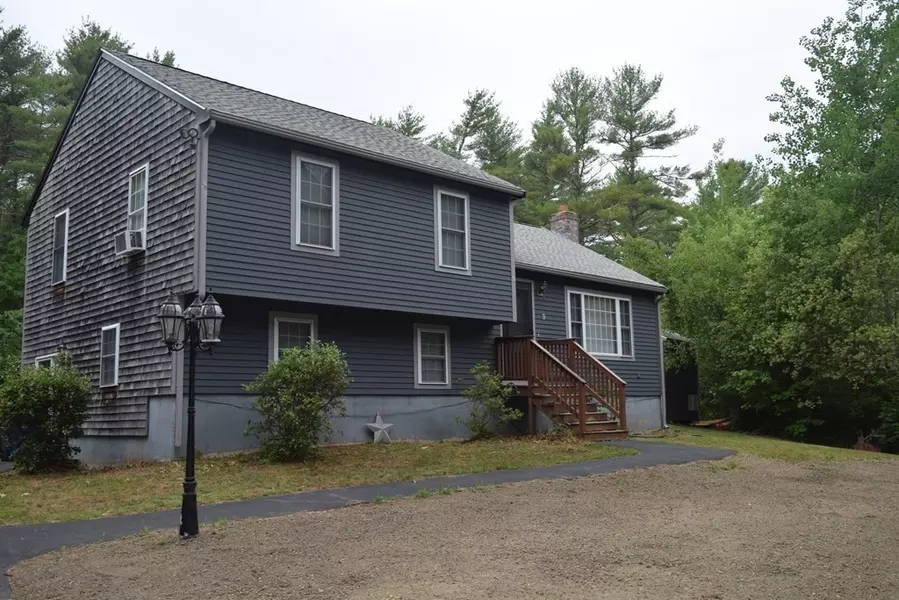 9 Boxberry Ln, Rochester, MA 02770