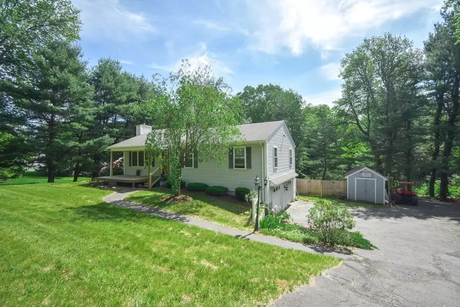 102 Sheep Pasture Rd, Southwick, MA 01077