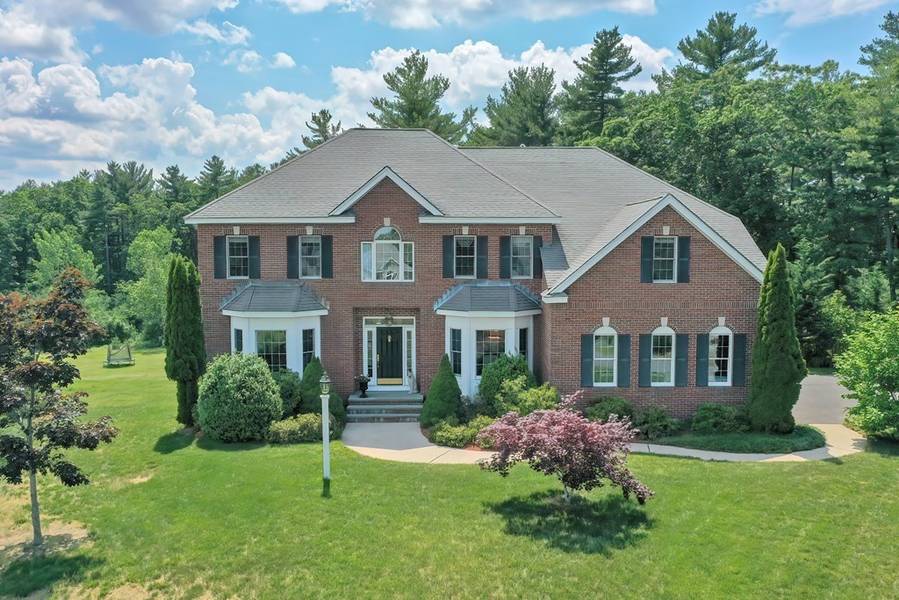 59 Mohawk Path, Holliston, MA 01746