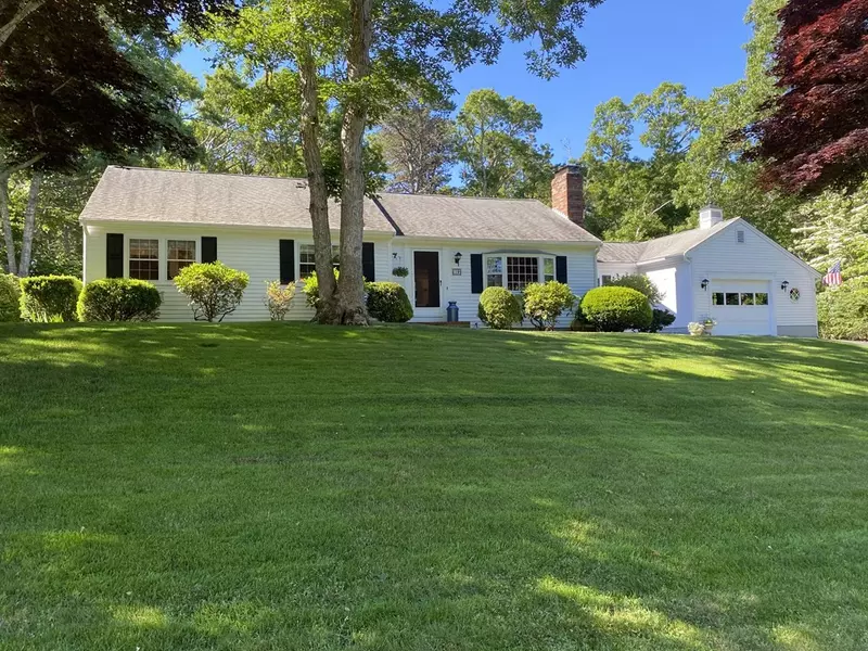 19 Blueberry Ln, Harwich, MA 02645