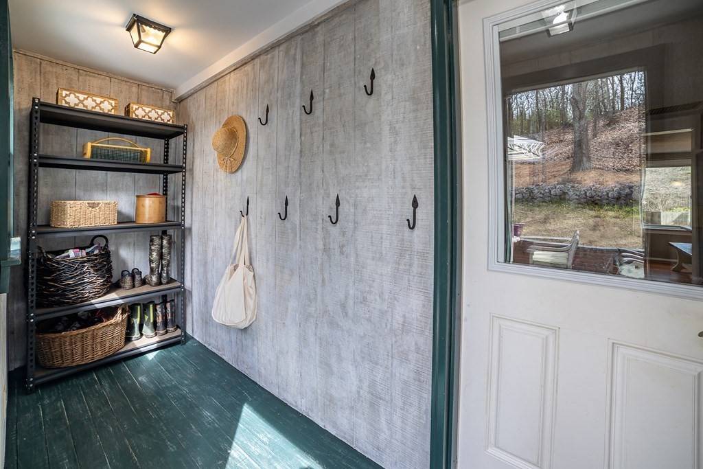 Wrentham, MA 02093,35 Chestnut St