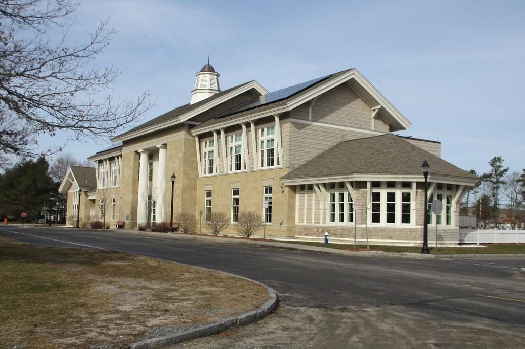 Mashpee, MA 02649,68 Mercantile Way