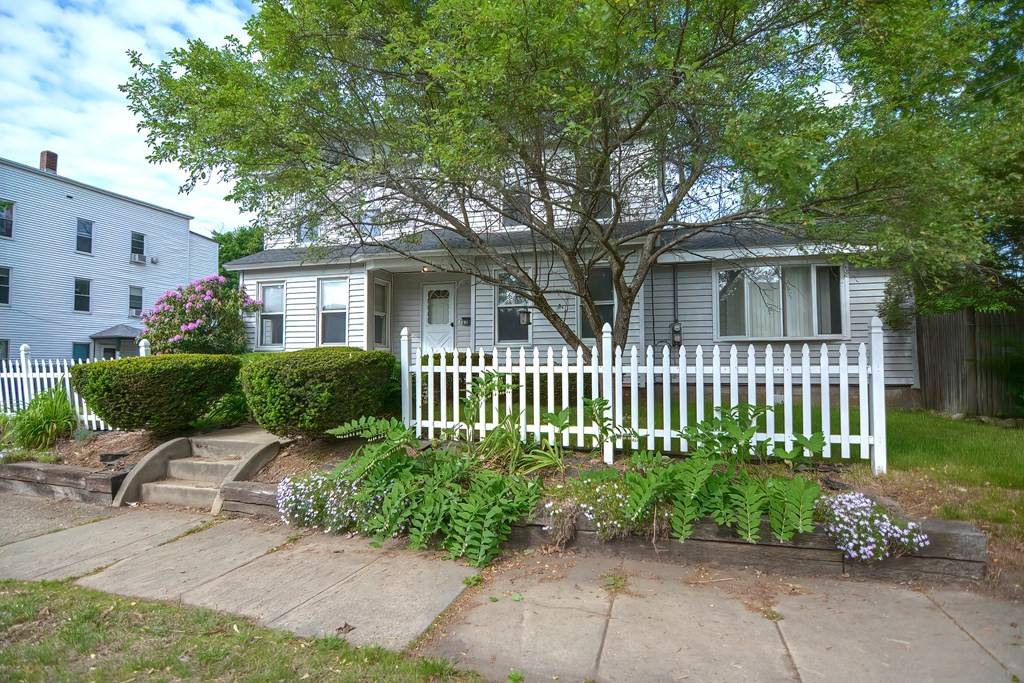 Athol, MA 01331,82 Silver Lake St