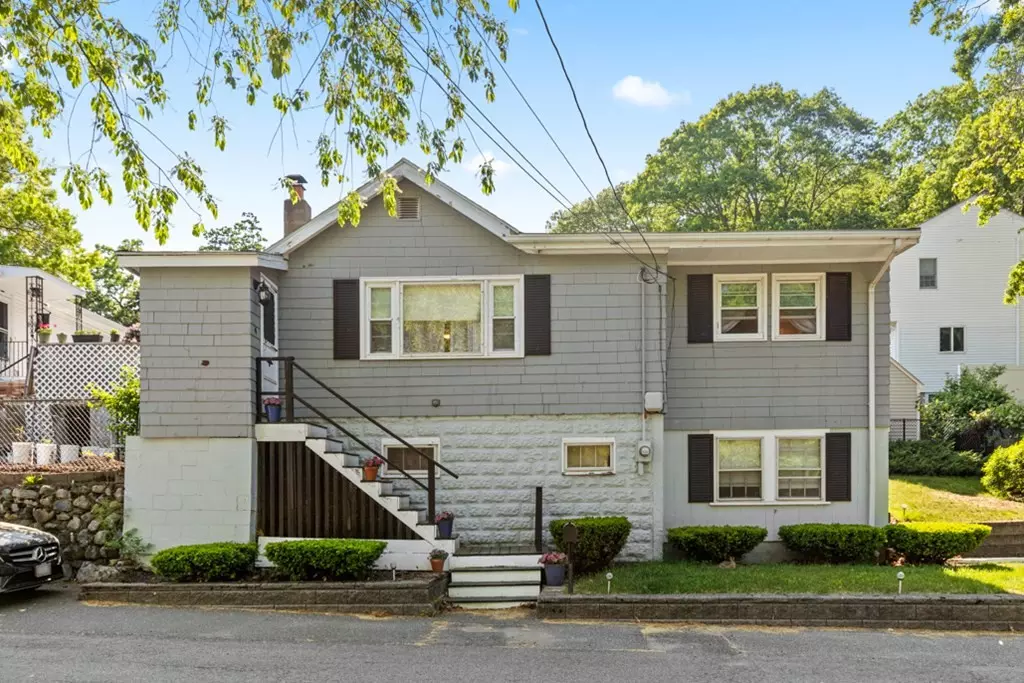 Saugus, MA 01906,4 Golden Hills Rd