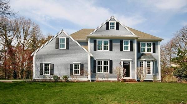 24 Longshank Circle, Falmouth, MA 02536