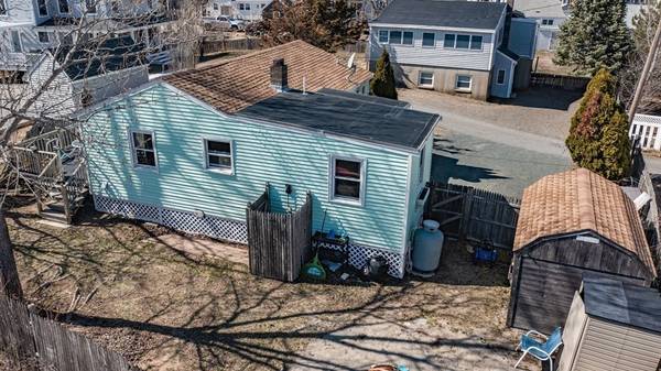 5 72nd St, Newburyport, MA 01950