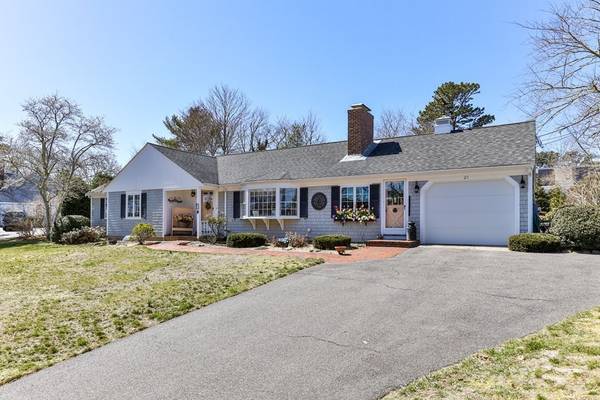 29 Dauphine Dr, Yarmouth, MA 02675