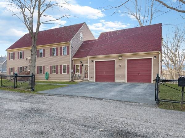 61 W Weir St, Taunton, MA 02780