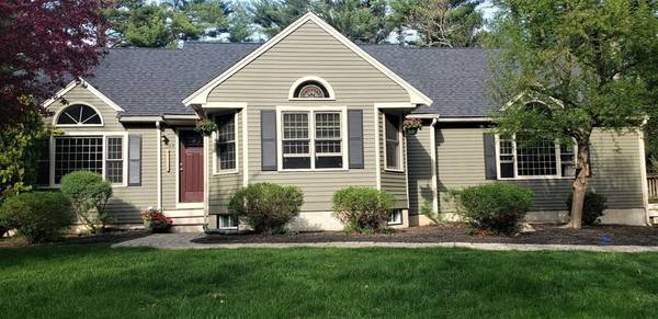 39 Leonard St, Carver, MA 02330