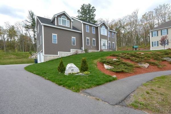 Holden, MA 01520,12 Colleens Way