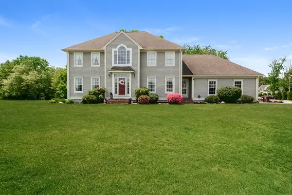 10 Golfview Rd, Acushnet, MA 02743