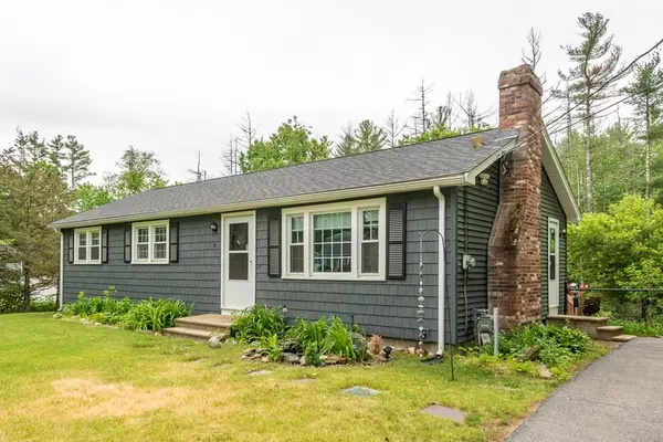 8 Sycamore Dr, Townsend, MA 01469