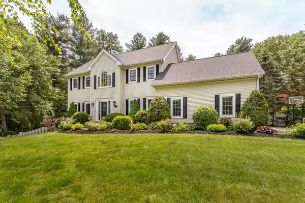 20 Skyline Cir, Canton, MA 02021