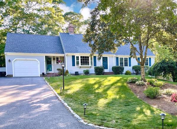 11 King James Dr,  Dennis,  MA 02660