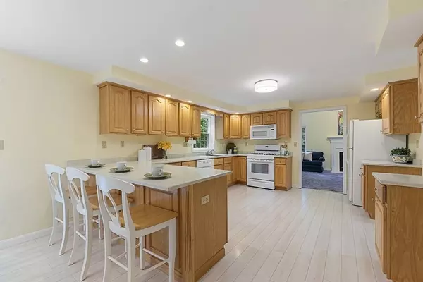 Westford, MA 01886,12 Vineyard Road