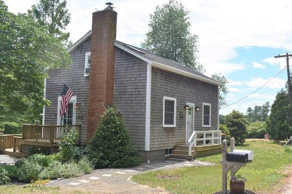 26 Cross Street, Carver, MA 02330