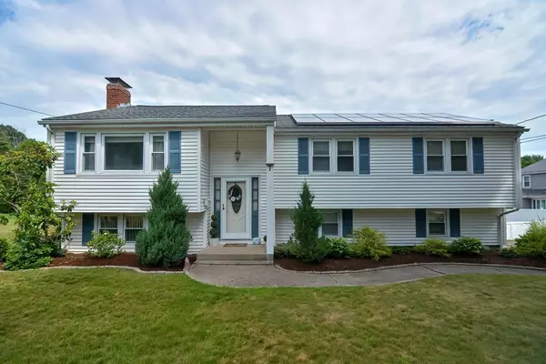 7 Atherton Rd, Foxboro, MA 02035