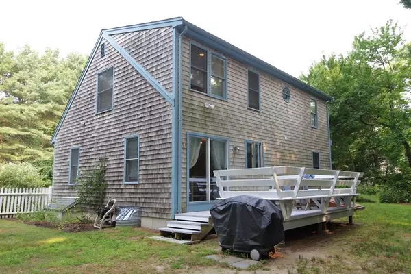 Falmouth, MA 02536,4 Countrywood Ln