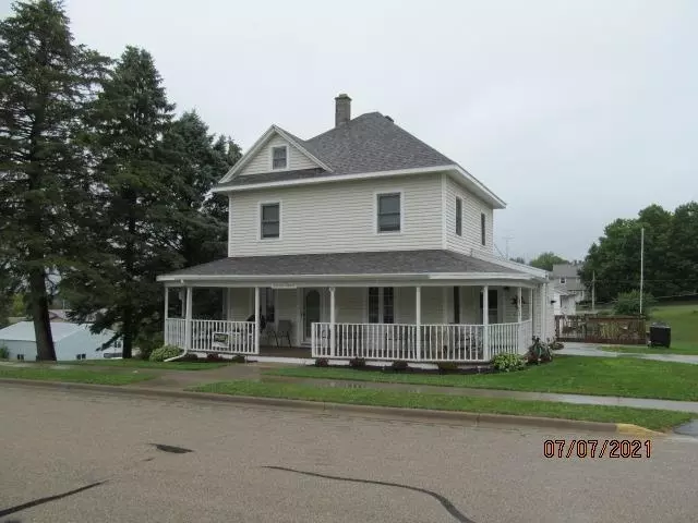 206 E Maple St, Montfort, WI 53569