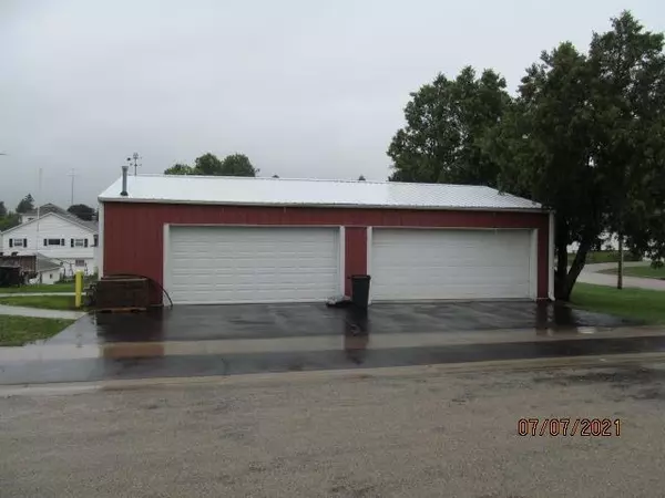 Montfort, WI 53569,206 E Maple St