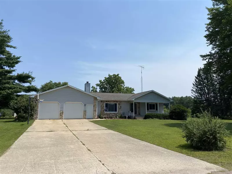 N7658 8th Ave, New Lisbon, WI 53950