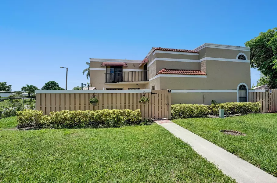 3650 Village DR A, Delray Beach, FL 33445