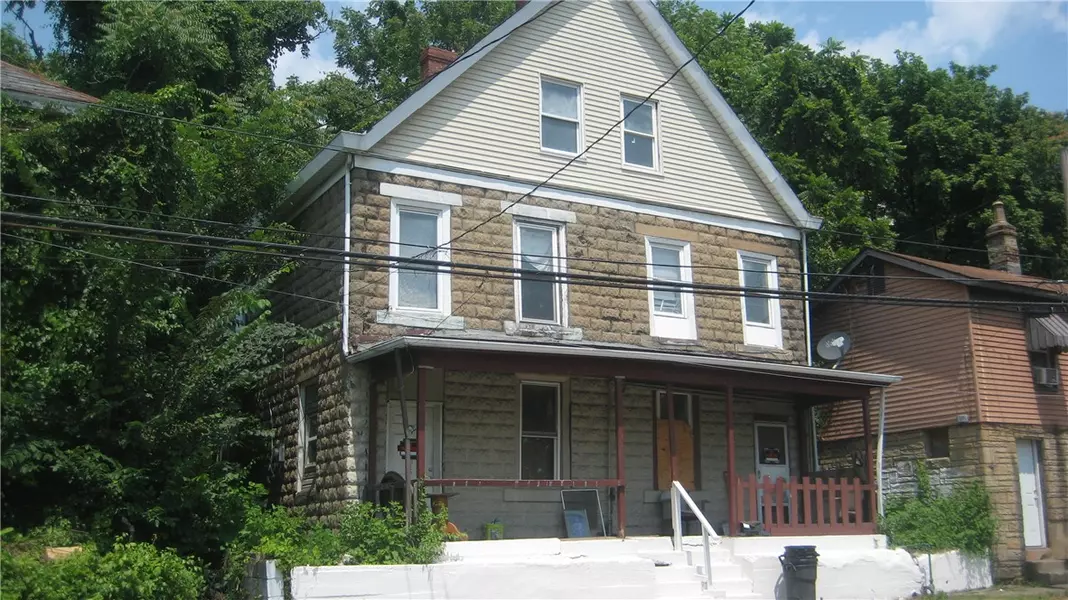 720-720.5 CHAMBERS AVENUE, Jeannette, PA 15644