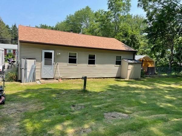 Smithfield, RI 02828,2 S Glen Drive
