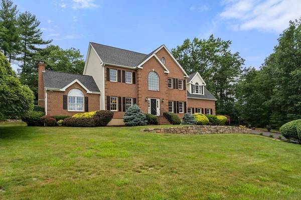 15 Falcon Ridge Dr, Hopkinton, MA 01748