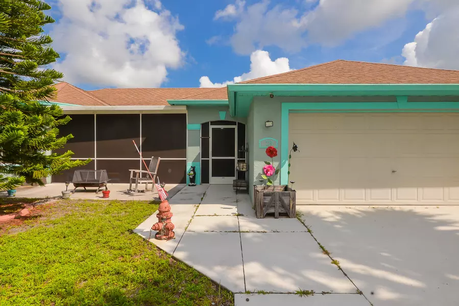 729 SW Tatum TER, Port Saint Lucie, FL 34953