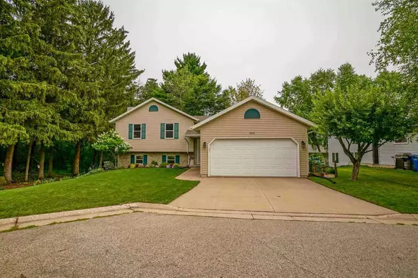 6106 Knotty Pine Way, Fitchburg, WI 53719