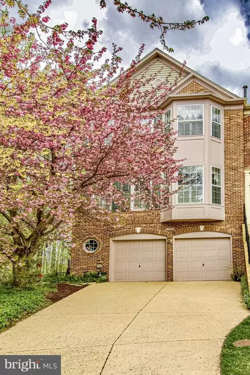 12868 FAIR HEIGHTS DR, Fairfax, VA 22033