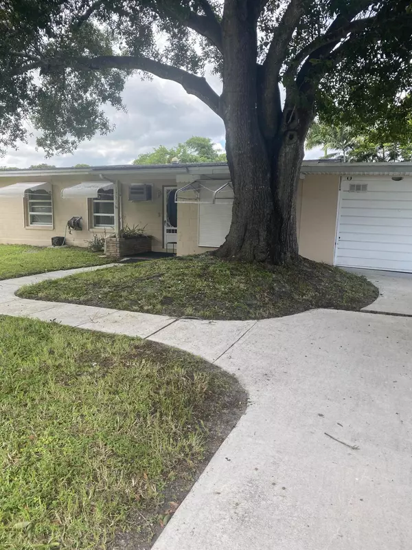 1714 Linwood AVE, Fort Pierce, FL 34982