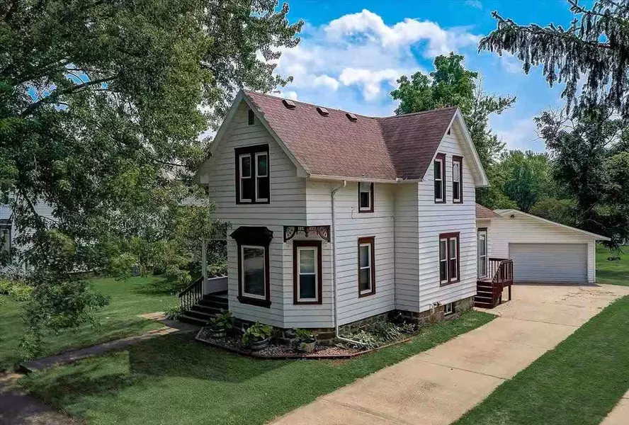 507 Clark St, Reedsburg, WI 53959