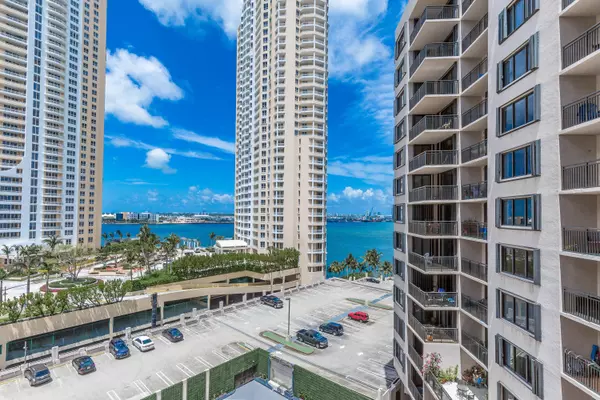 Miami, FL 33131,540 Brickell Key DR 1106