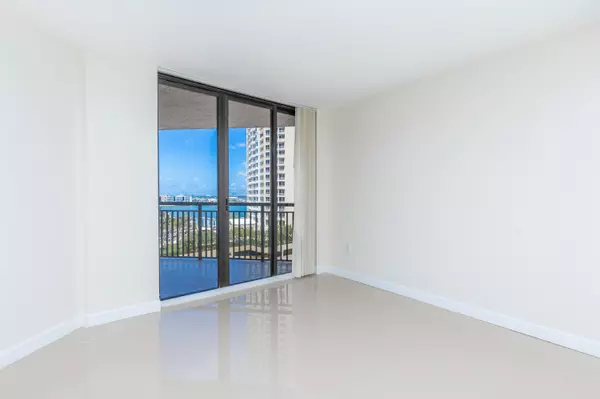 Miami, FL 33131,540 Brickell Key DR 1106