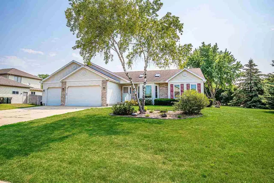 811 DUNCANNON WAY, Sun Prairie, WI 53590