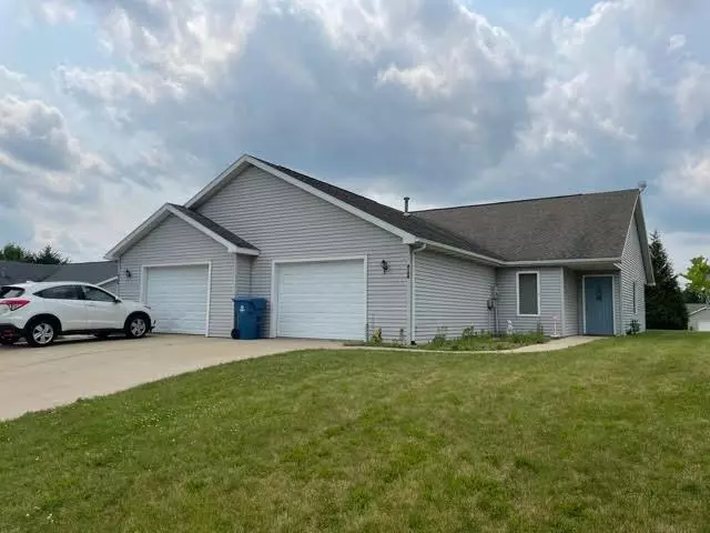 210 Deborah Drive #A & B, Fremont, IN 46737