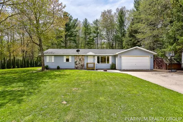 5813 E Pontaluna Road, Fruitport, MI 49415