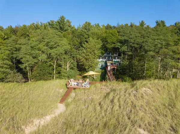 Pentwater, MI 49449,38 N Beach Beach