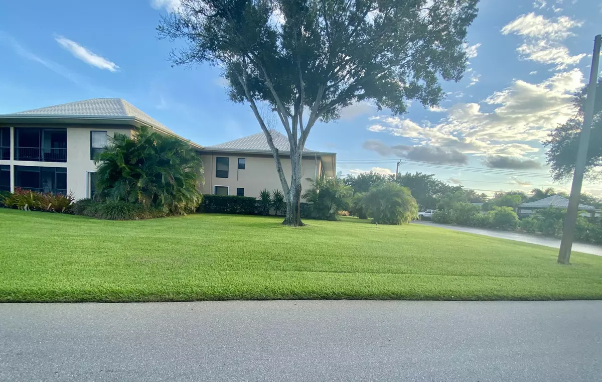 Tequesta, FL 33469,18 SE Turtle Creek DR #18e