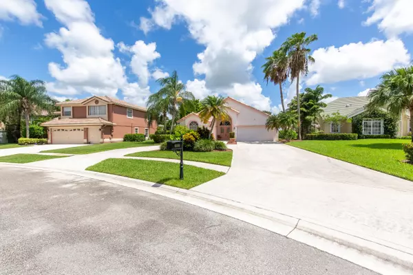 2388 Stonegate DR, Wellington, FL 33414