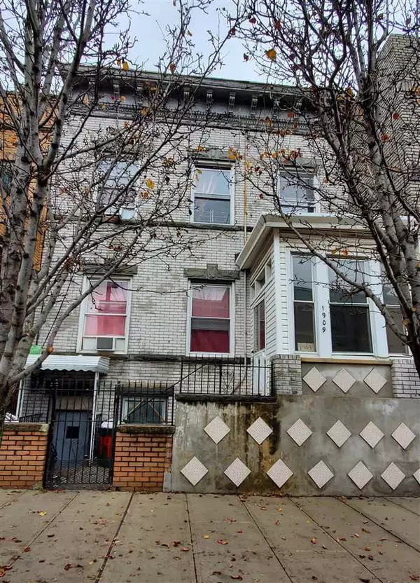 1909 NEW YORK AVE, Union City, NJ 07087